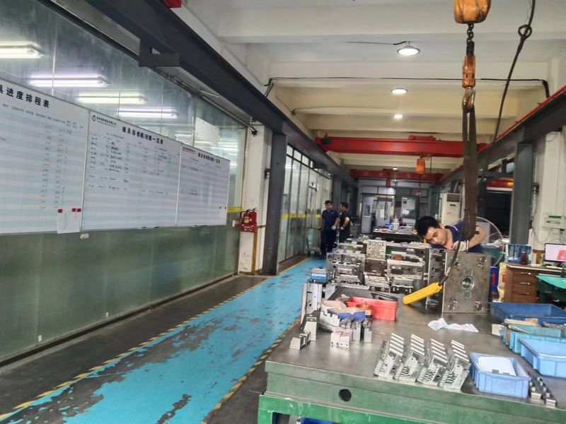 Dongguan JoonPang Plastic Mold Co., Ltd. производственная линия производителя